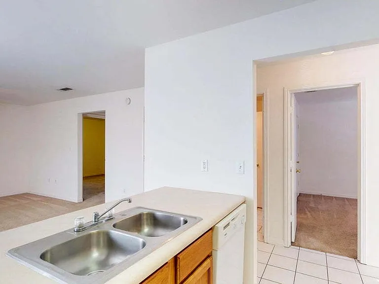 895 Silverwood Dr #3 — Photo 5