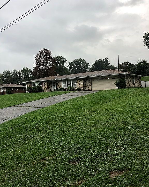 1st image of 150 Parkway Dr