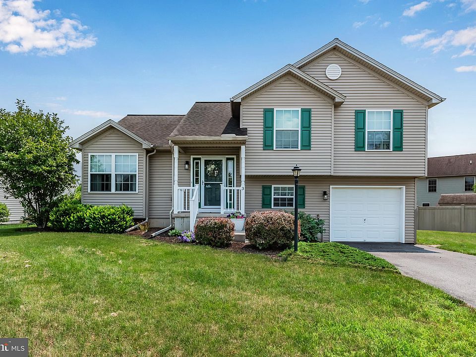 1st image of 3 Kennsington Ct