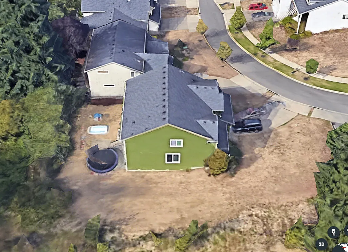 5 beds, 2.5 bad, huge office/den with double door downstair, corner lot — Photo 1