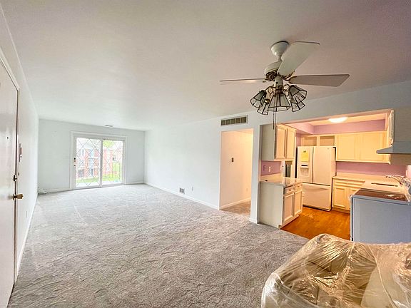 4th image of 54749 Shelby Rd #65/4