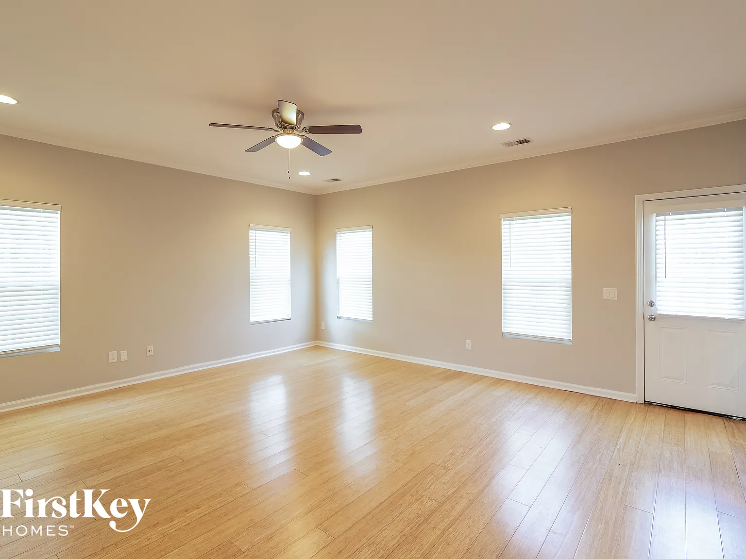 3 bed, 2.5 bath, 1980 sqft, $3,305 — Photo 3