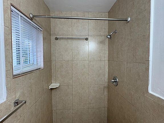 5th image of 7504 Garfield St #1
