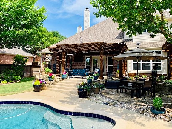 2nd image of 609 Blair Ct