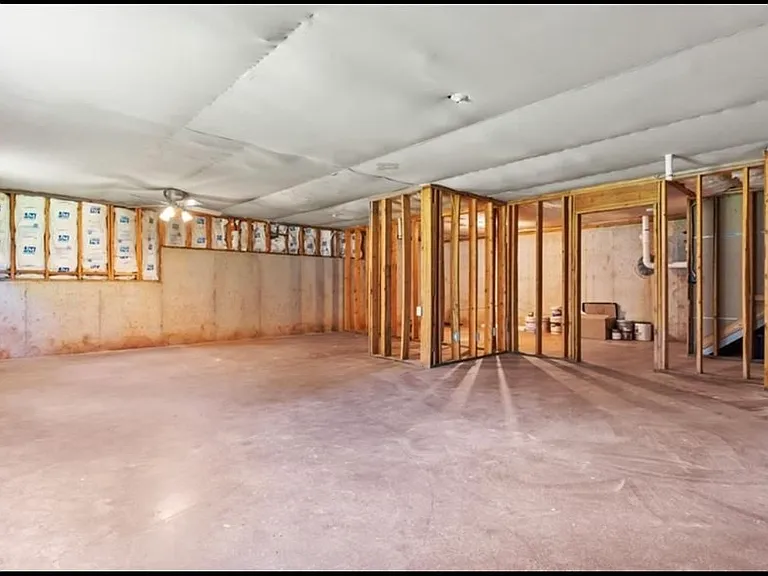 317 Franklin St — Photo 16