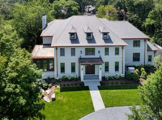 854 Bluff St, Glencoe, IL