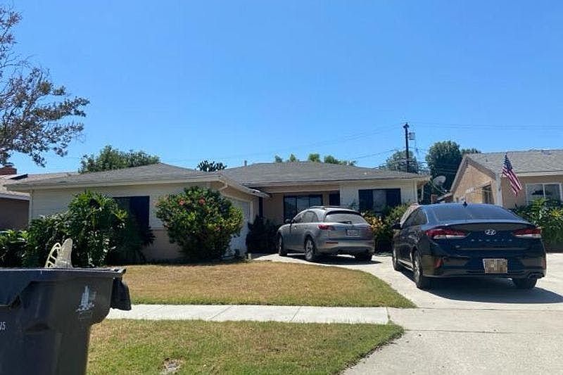 1st image of 3650 E Poppy St