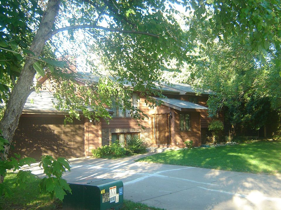 1st image of 533 River Hills Dr