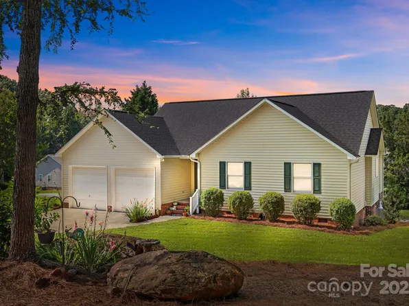 2906 Plantation Way, Albemarle, NC 28001