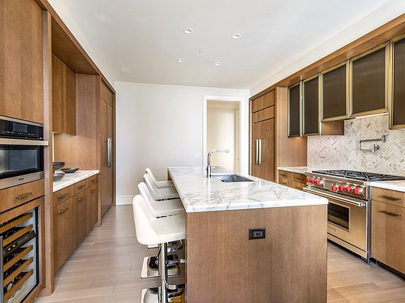 5th image of 100 Barclay St APT 25D