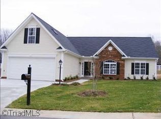 5942 River Gate Ct, Clemmons, NC 27012