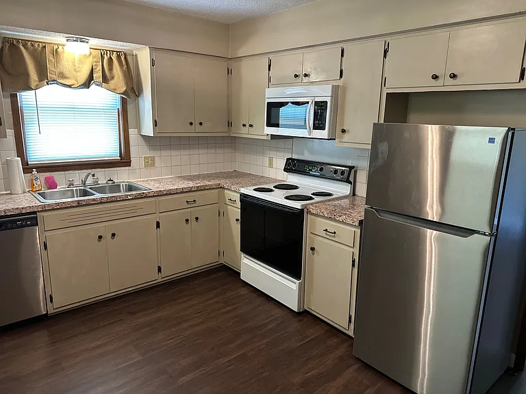 2534 W Lombard St — Photo 6