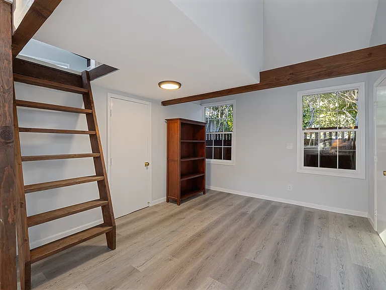 254 Throckmorton Ave #C — Photo 12
