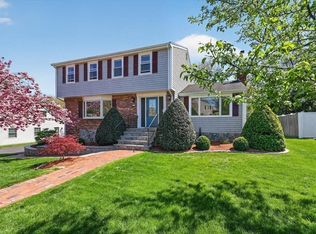 111 Barstow Dr, Braintree, MA 02184
