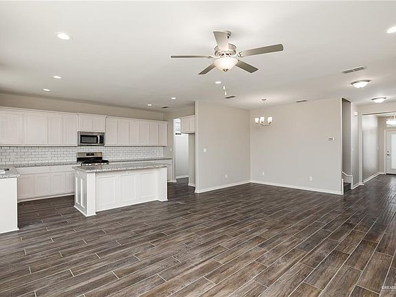 4th image of 13728 Belle Ct