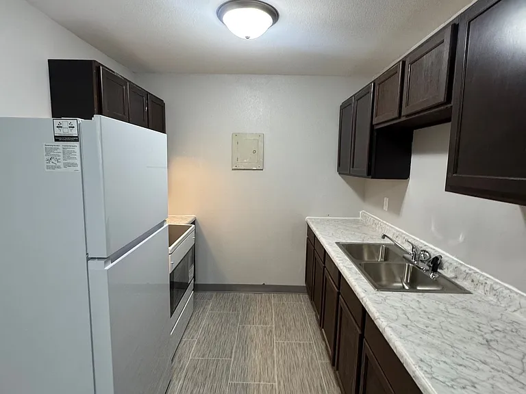 Taylor's Place Apartments — Photo 1