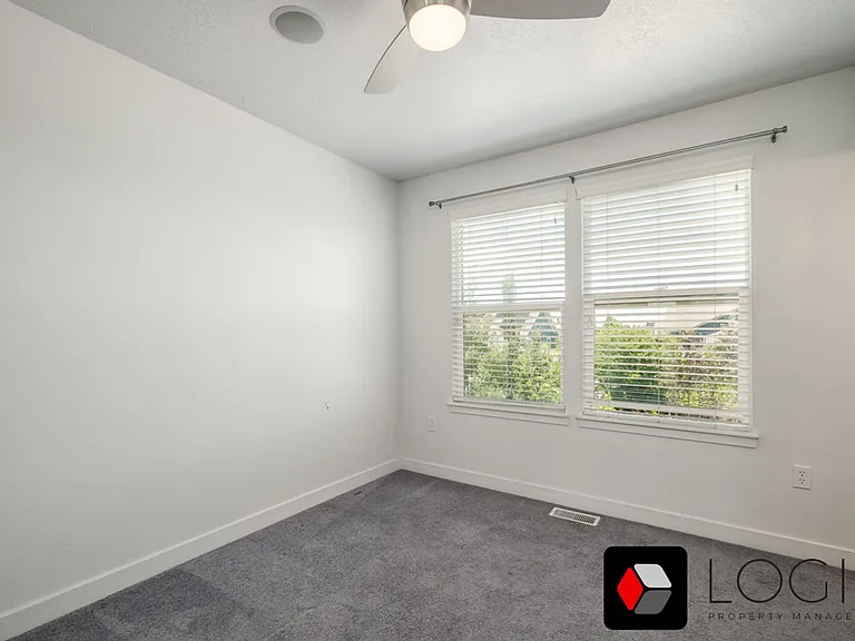 4594 W South Jordan Pkwy — Photo 14