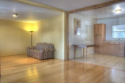 4th image of 8001 Kathryn Ave SE