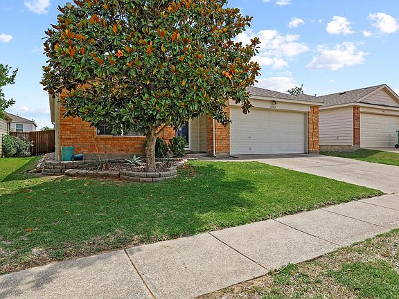 3rd image of 1323 Pheasant Dr