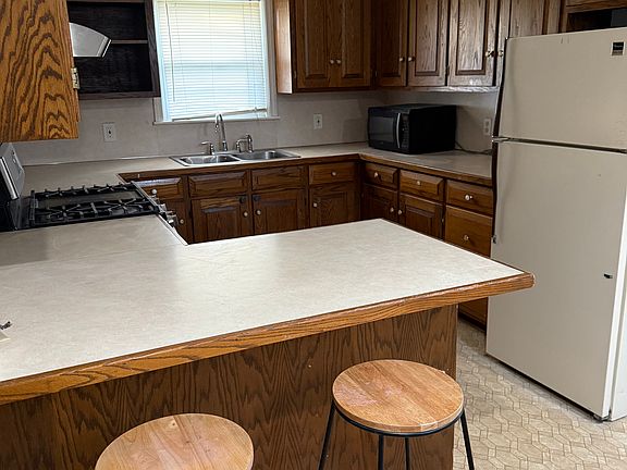2nd image of 4-6 Mystic St #3