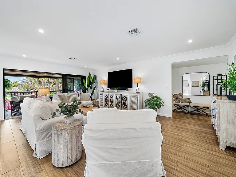 3660 Quail Ridge Dr N — Photo 16