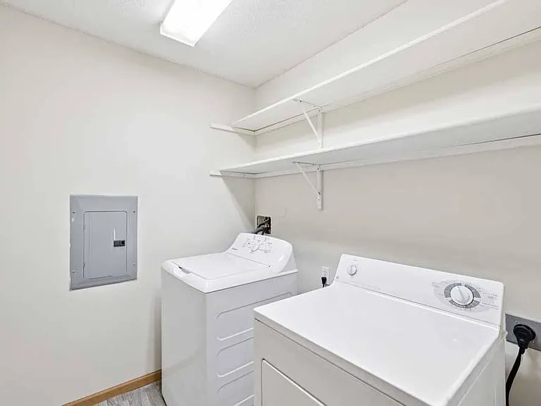 Northbrook Apartments — Photo 288