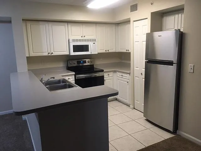 1250 Wildwood Lakes Blvd — Photo 1