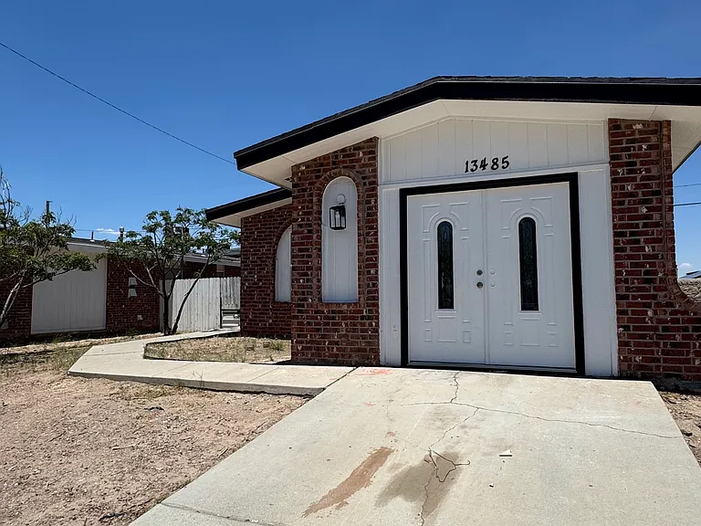 13485 Sunset Hills Dr — Photo 3
