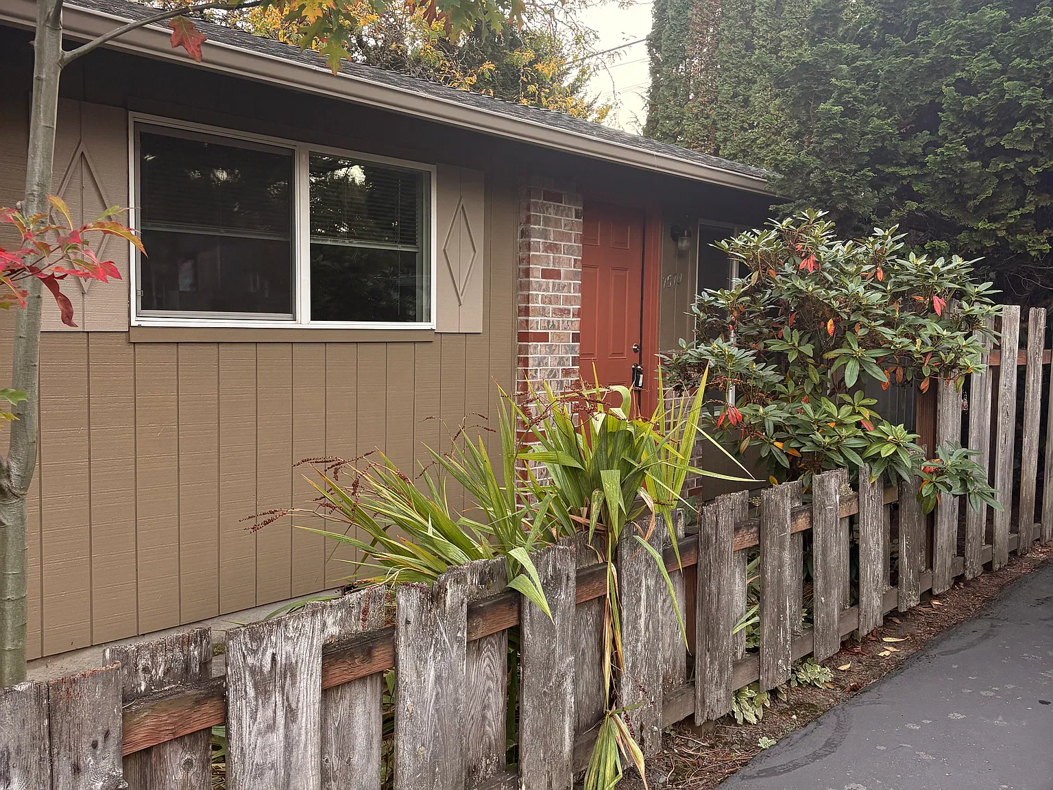 2 bed, 800 sqft, $1,700 — Photo 1