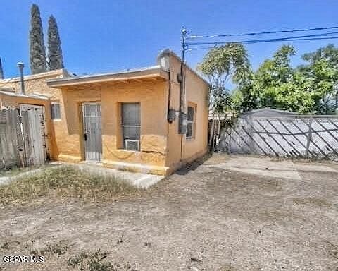 1st image of 908 S Park St