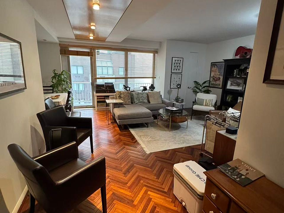 1st image of 216 E 47th St #4B