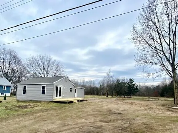 1015 W McMillan Rd, Muskegon, MI 49445