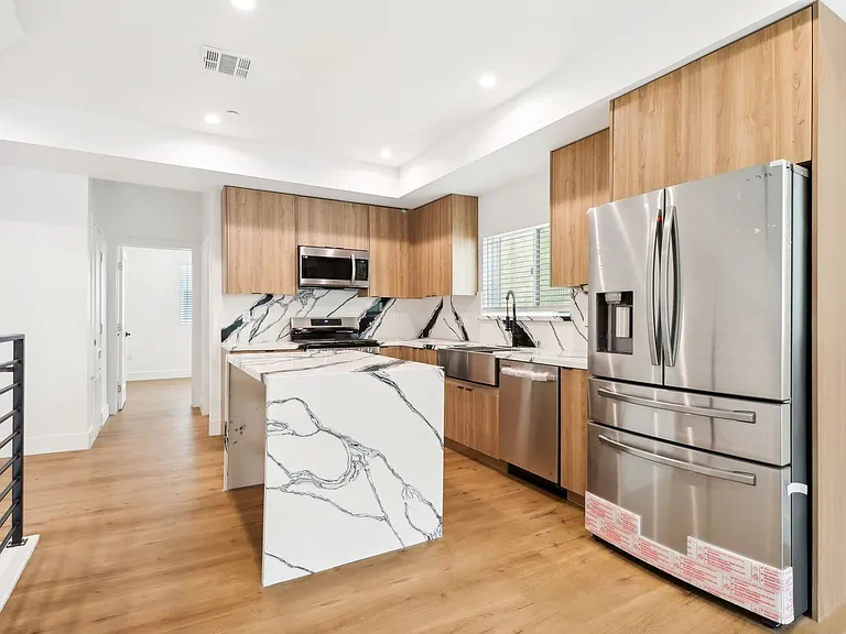 4512 Saint Elmo Dr — Photo 10