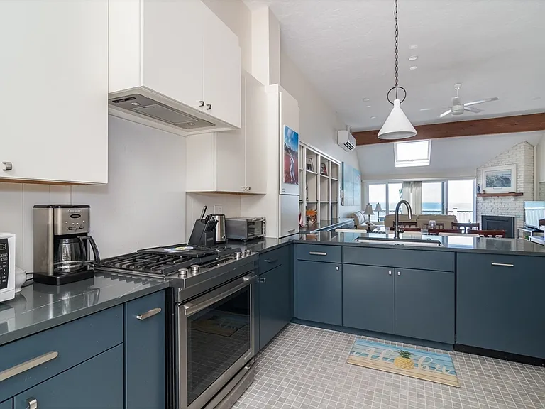 22 Oceanside Dr #22 — Photo 18