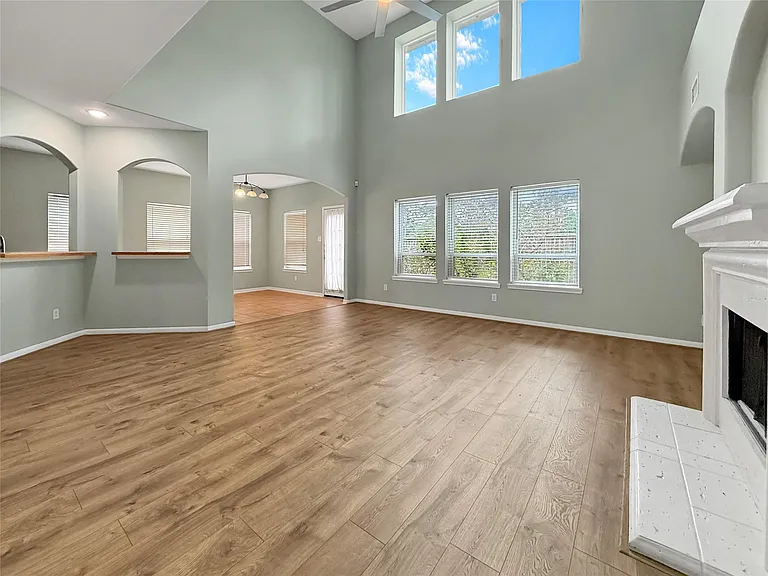 9222 Memorial Grove Dr — Photo 10