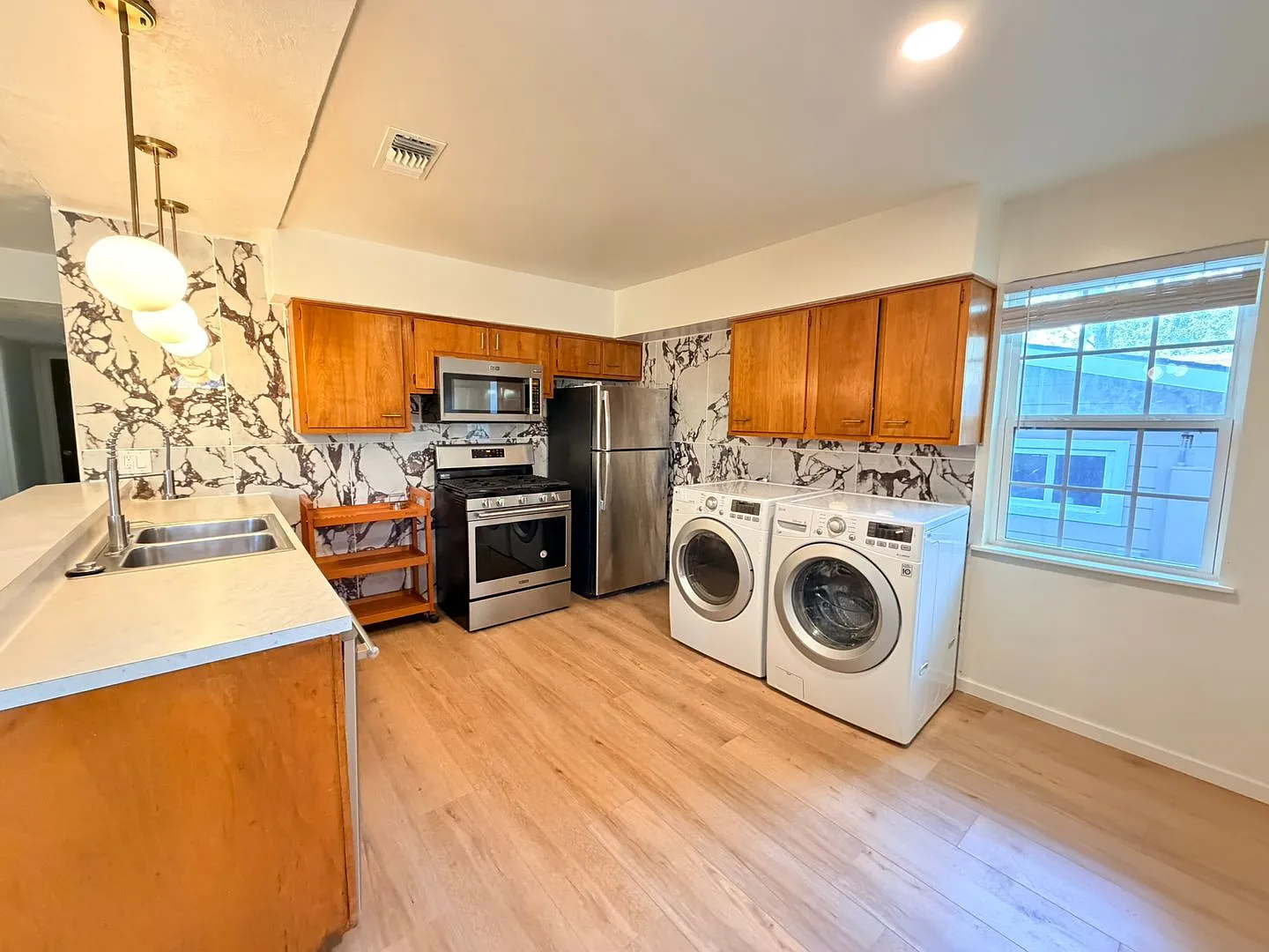 Recently Renovated 4/2 Home in South Austin with Huge Yard — Photo 3