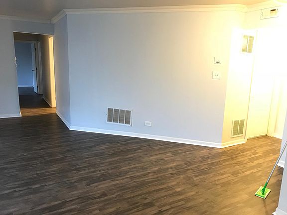2nd image of 1389 E Evergreen Dr