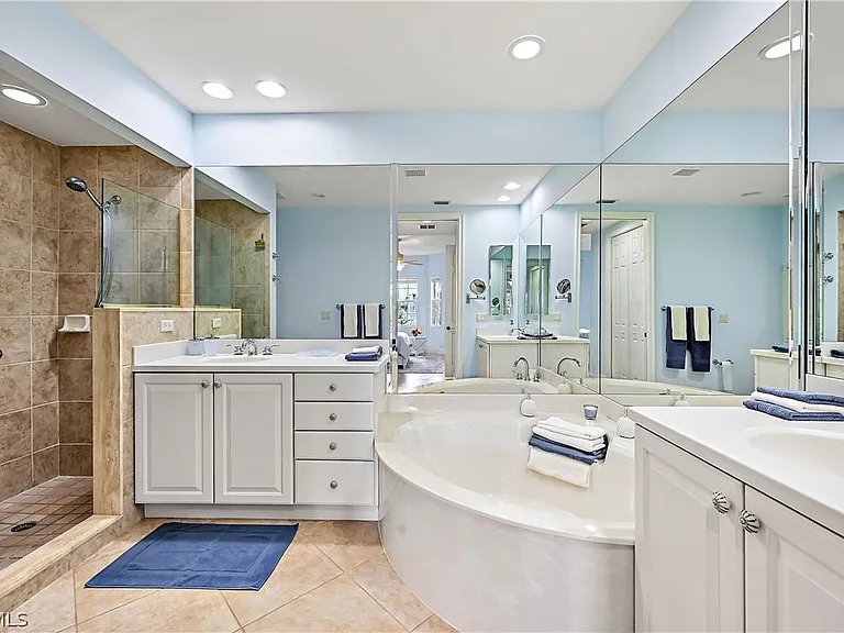 7832 Hawthorne Dr #1901 — Photo 17
