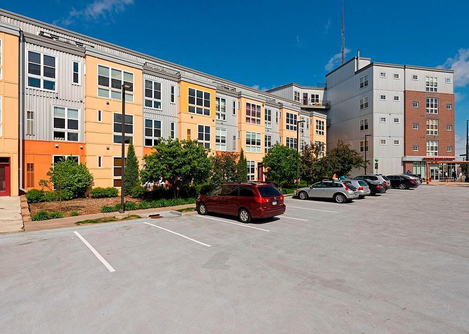 1st image of 2650 University Ave W APT 523