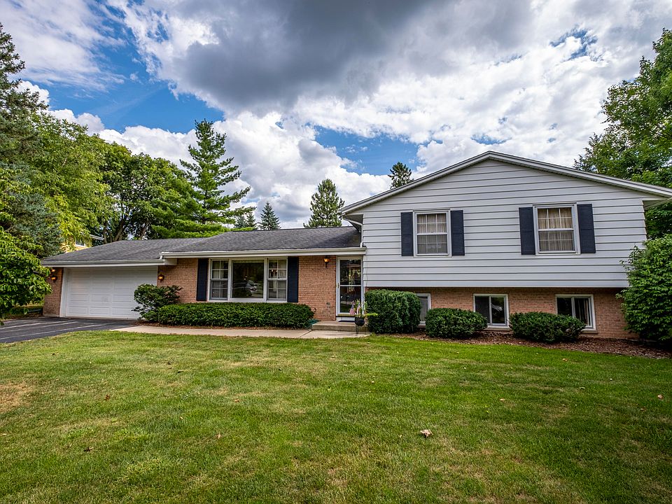 2nd image of 19205 Benington Dr