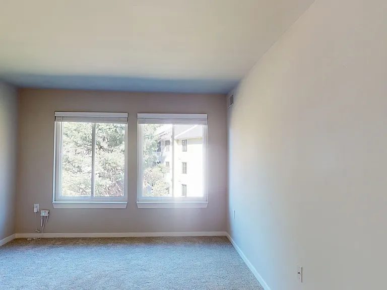 Seneca Place — Photo 53