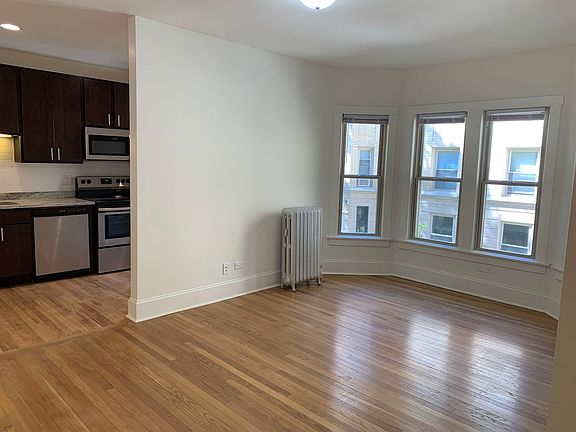 4th image of 4847 N Kimball Ave #2C