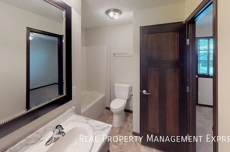 9422 W Gert St — Photo 11