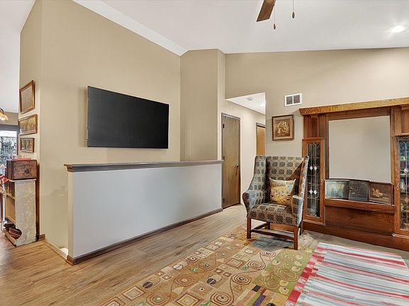 4th image of 3941 Joan Dr