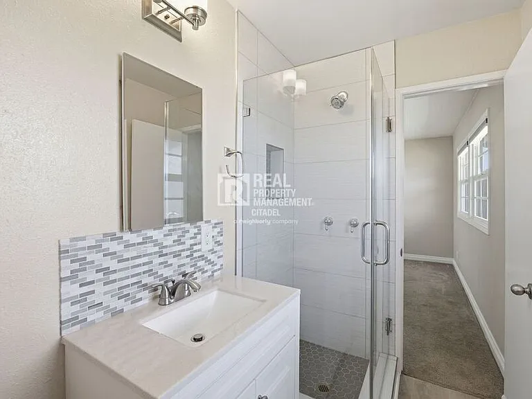 5082 Edinger Ave — Photo 31