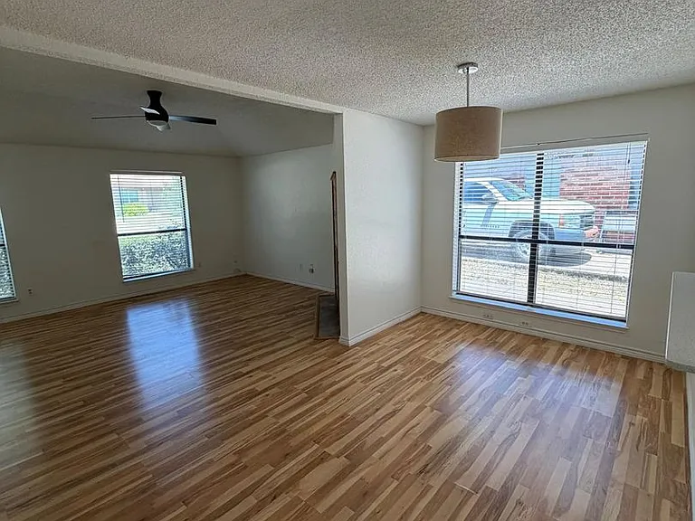 3006 Post Oak Dr — Photo 5