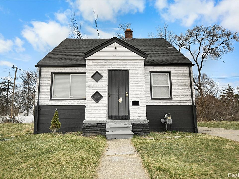 1st image of 17028 W Chicago St