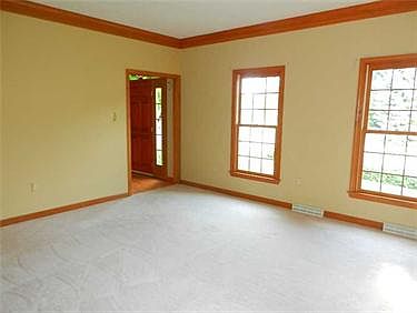 4th image of 448 Settlers Village Cir