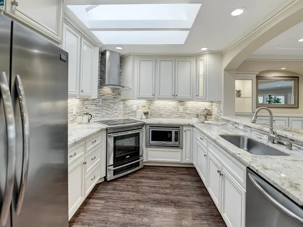 1301 Canyonwood Ct APT 5, Walnut Creek, CA 94595
