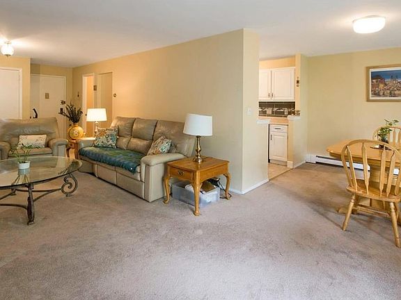 4th image of 89 N Broadway APT 110
